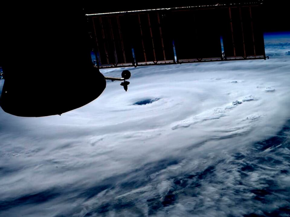 Das Auge von Hurrikan «Arthur» am 3. Juli über dem Atlantik aus Sicht der ISS 