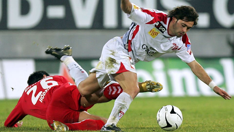 Alberto Regazzoni in den Farben seines alten und neuen Vereins FC Sion.