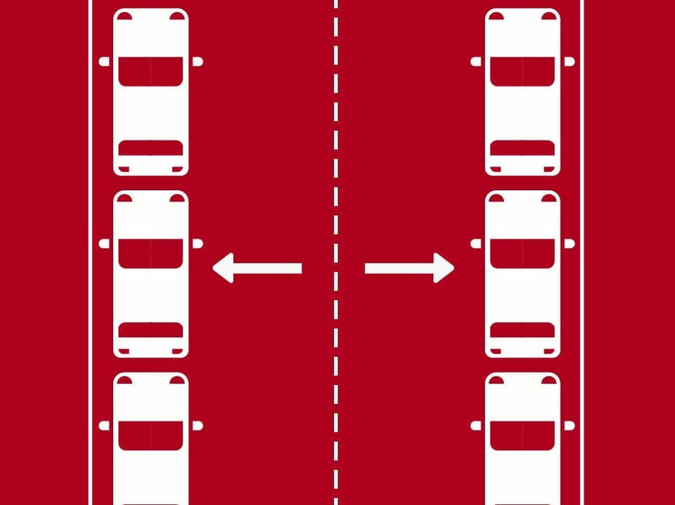 Grafik zeigt auf, wie Autos eine Rettungsgasse bilden