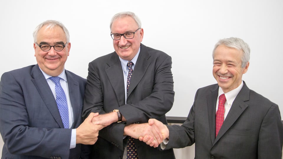Clozel mit den Verhandlungsführern von Johnson&Johnson, 26.1.2017 in Allschwil. 
