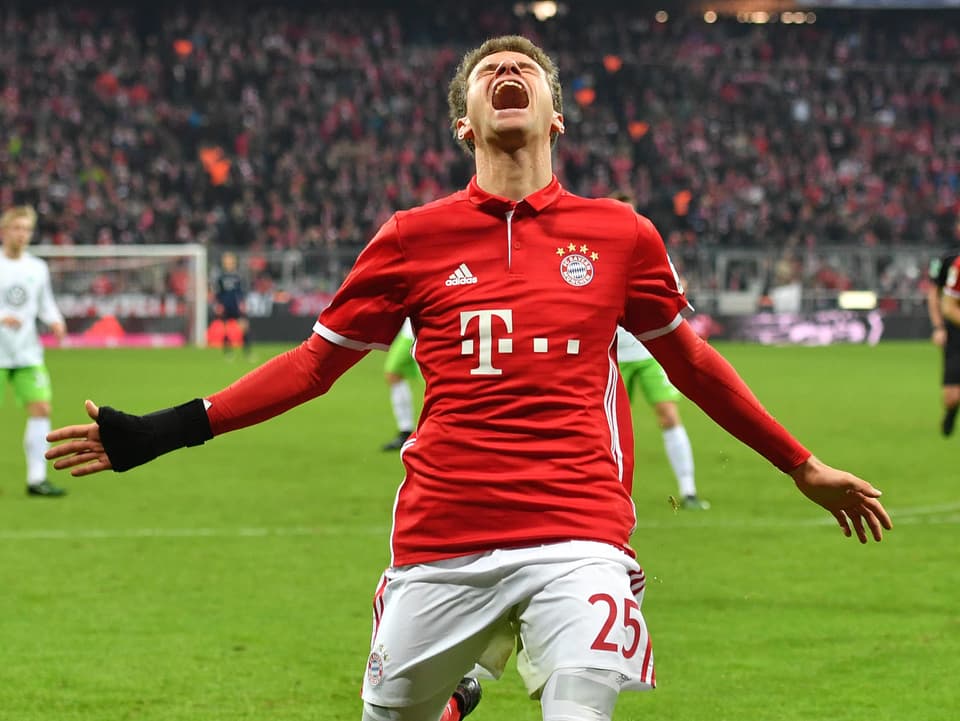 Thomas Müller bejubelt einen Treffer.