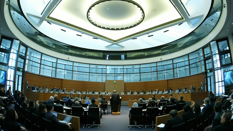 Verhandlungssaal beim Internationalen Seegerichtshof in Hamburg.