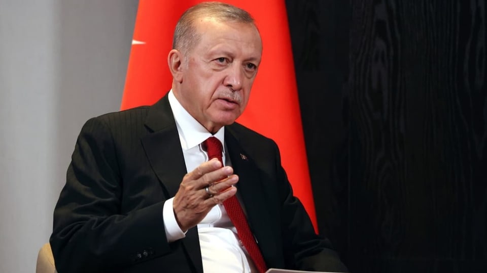 Erdogan spricht bei einem Auftritt.