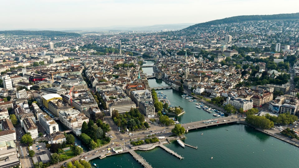 Luftaufnahme von der Stadt Zürich.