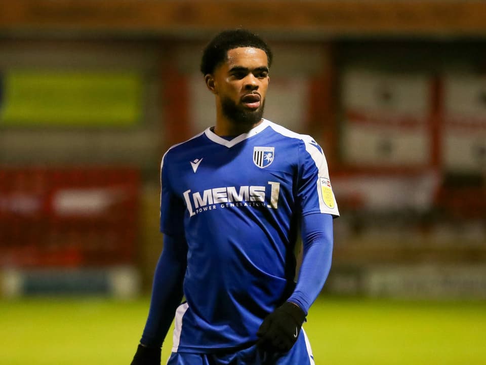 Trae Coyle im Dress von Gillingham, wohin er 2020/21 von Arsenal ausgeliehen worden war.