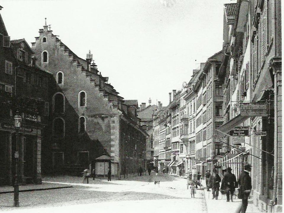 Schwarz-weiss-Foto der Neugasse 1913