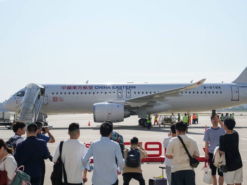 Die C919 kurz vor ihrem ersten kommerziellen Flug nach Peking.
