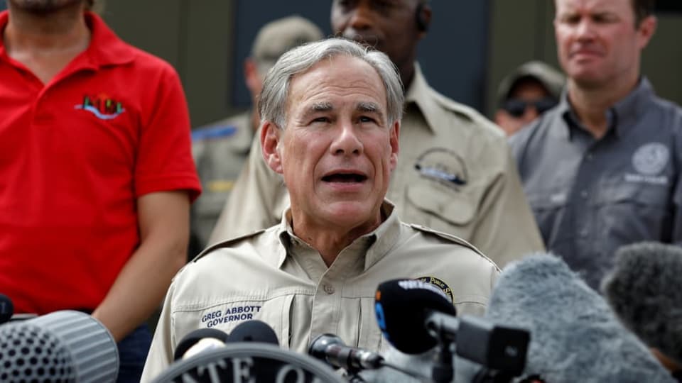 Gregg Abbott während einer Medienkonferenz zum Thema Migration im September 2021.