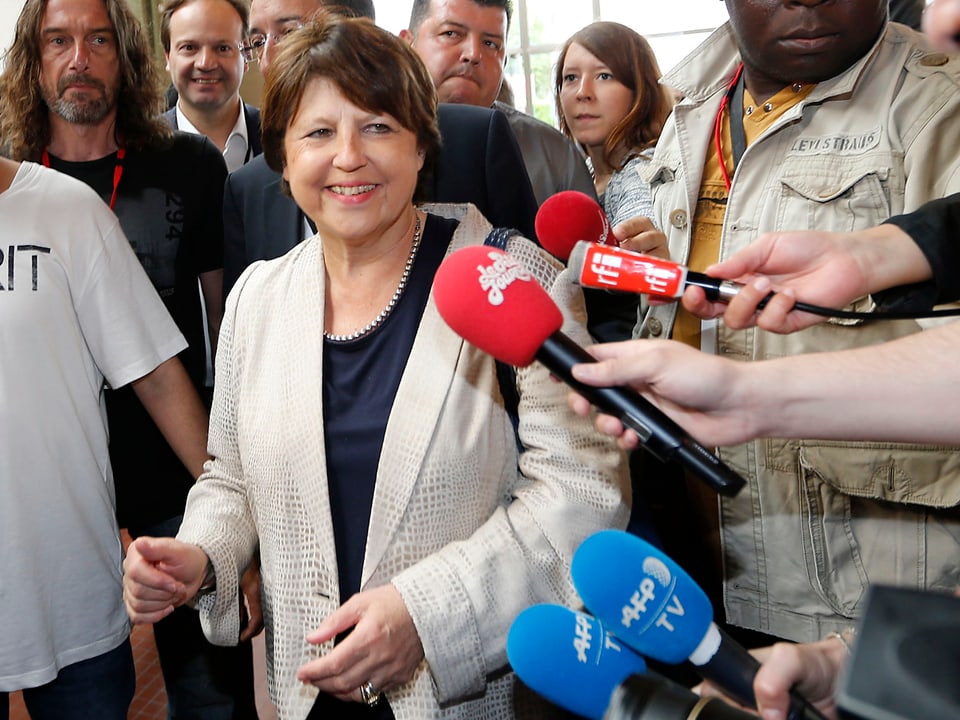 Martine Aubry vor der Presse