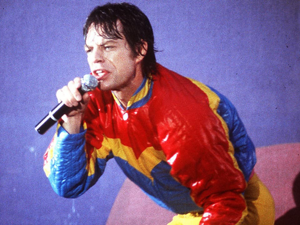 Mick Jagger 1982 im bunten Bühnenoutfit