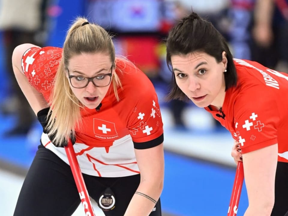 Alina Pätz und Esther Neuenschwander Curling