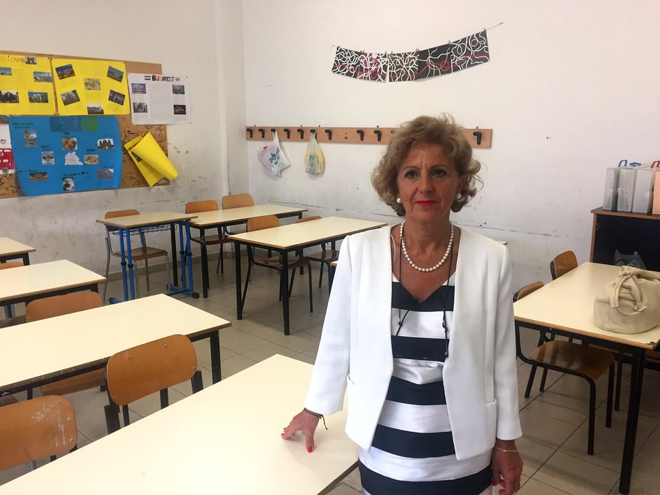 Schulpräsidentin Luciana Santoro in einem Zimmer ihrer Römer Schule.