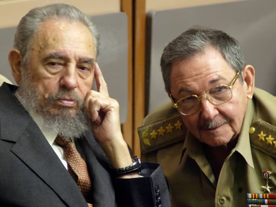 Fidel und Raúl Castro