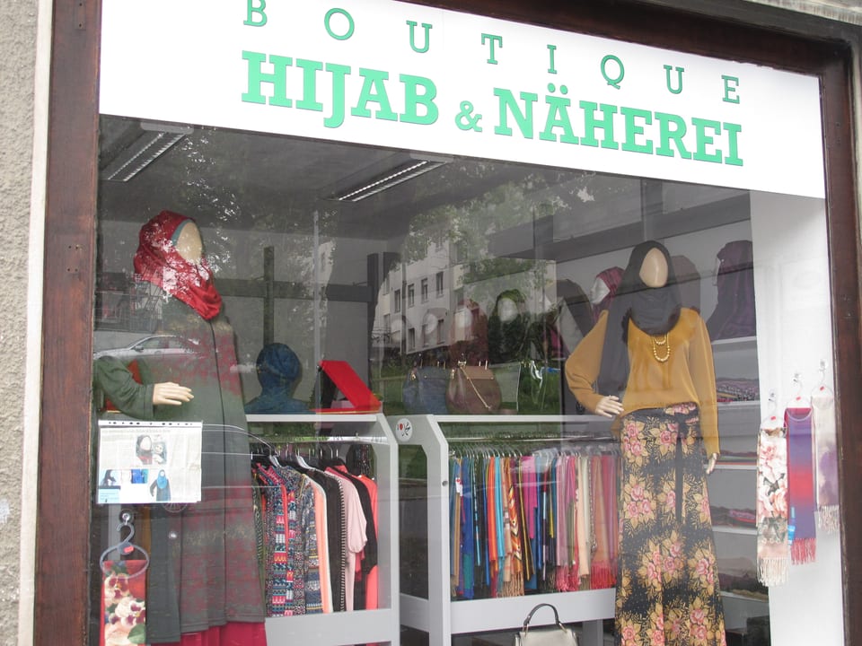 Boutique Hijab: Name und Schaufenster machen klar: Hier gibt's muslimische Mode.