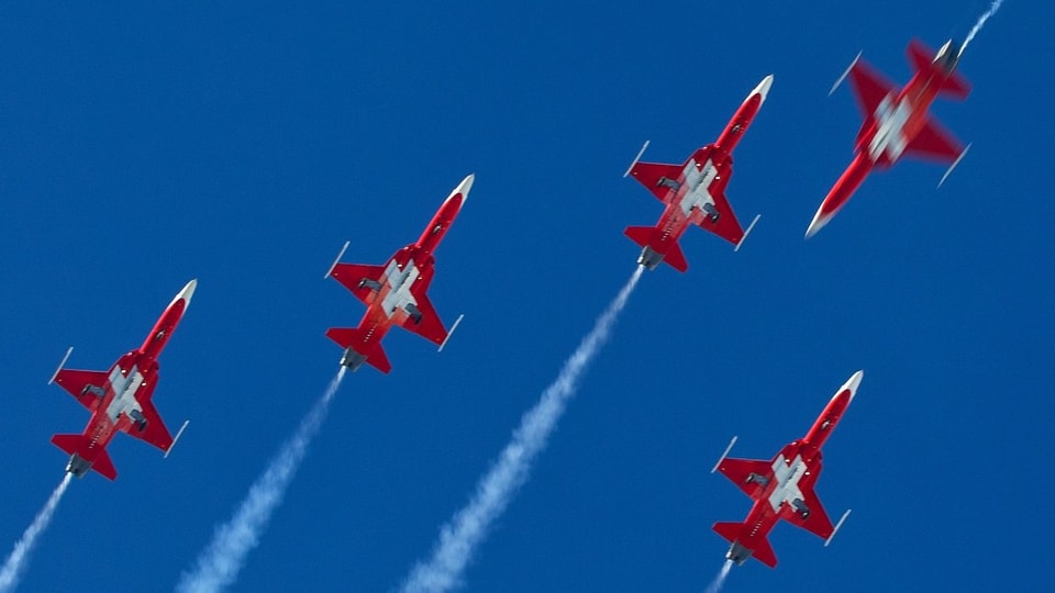 Flugzeuge der Patrouille Suisse am Himmel