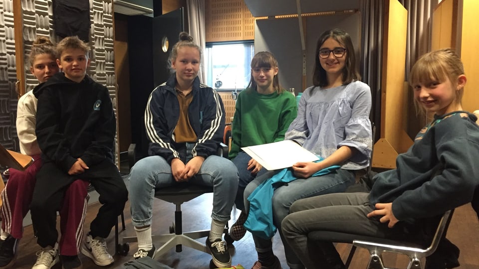 Kinder im Tonstudio für die SRF Kids Hörspiele