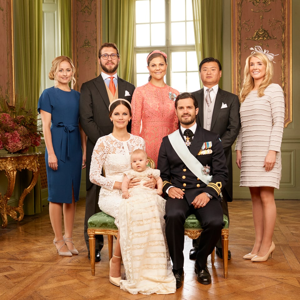 Lina Freijd, Victor Magnuson, Konprinzessin Victoria, Jan-Åke Hansson und Cjsa Larrson mit der Prinzenfamilie