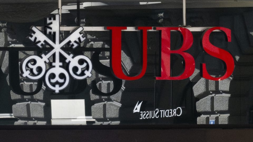 Die beiden Logos der UBS und der Credit Suisse.