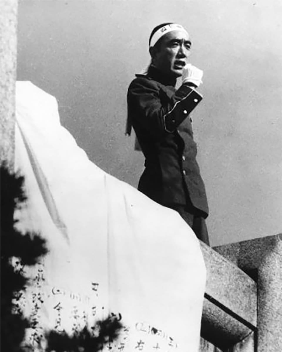 Mishima bei seiner Rede während dem Staatsstreich am 25. November 1970, kurz vor seinem Selbstmord. 