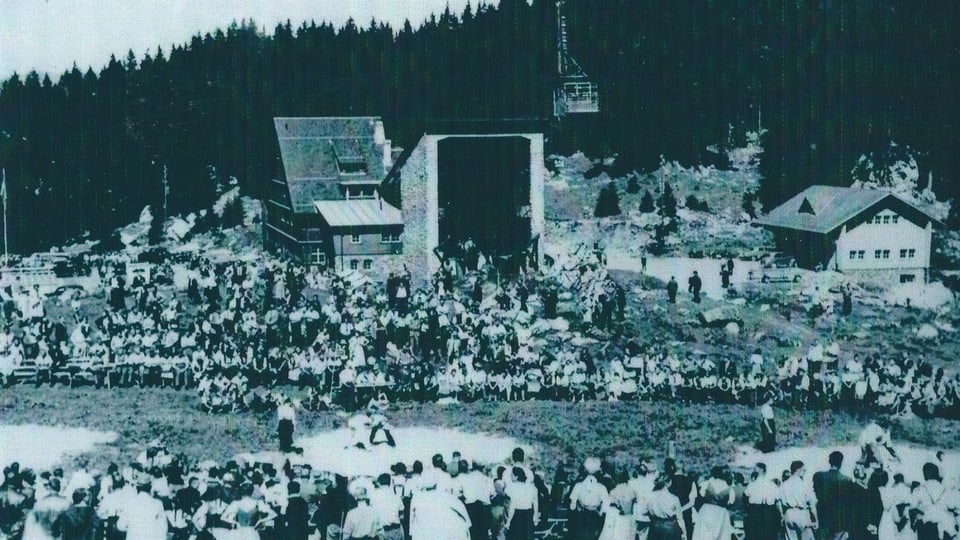 Schwarz weiss Foto der Schwägalp-Schwinget aus den frühen Fünfziger Jahren. 