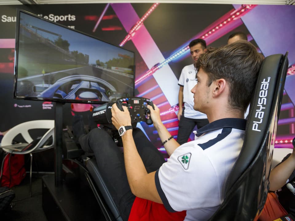 Charles Leclerc am Simulator.