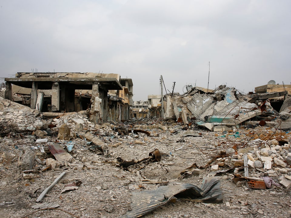 Von etlichen Gebäuden in Kobane stehen bloss noch die Grundmauern. 