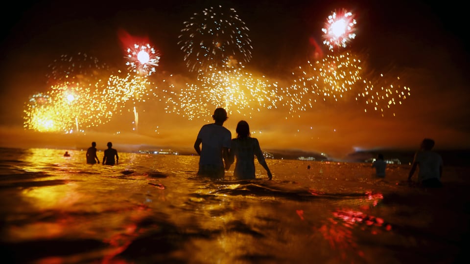 Feuerwerk an der Copacabana in Rio de Janeiro