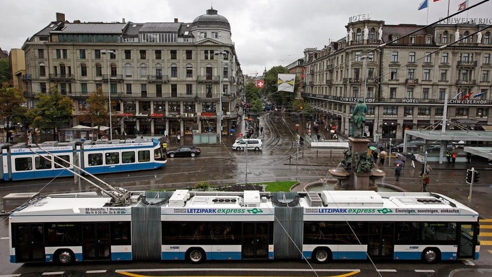 neuer Gelenkbus in Zürich
