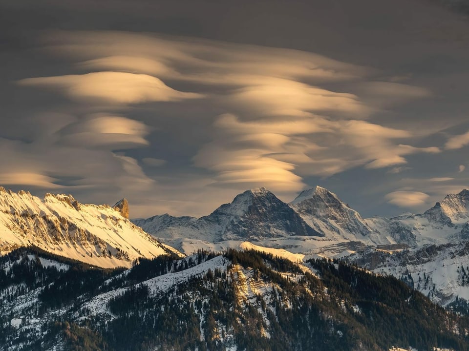 Föhnwolken über den Alpen