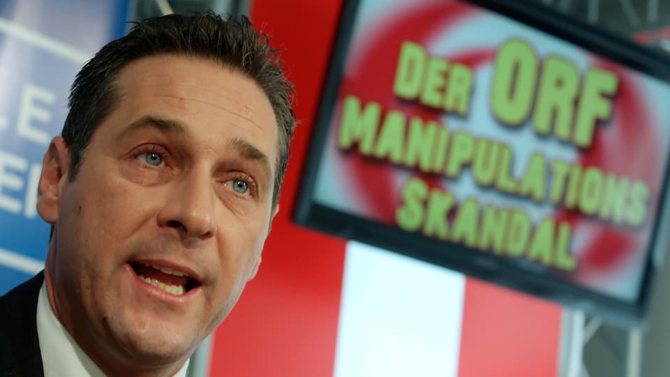 Strache an einer Medienkonferenz gegen die Bericherstattung des ORF (2010 in Wien)