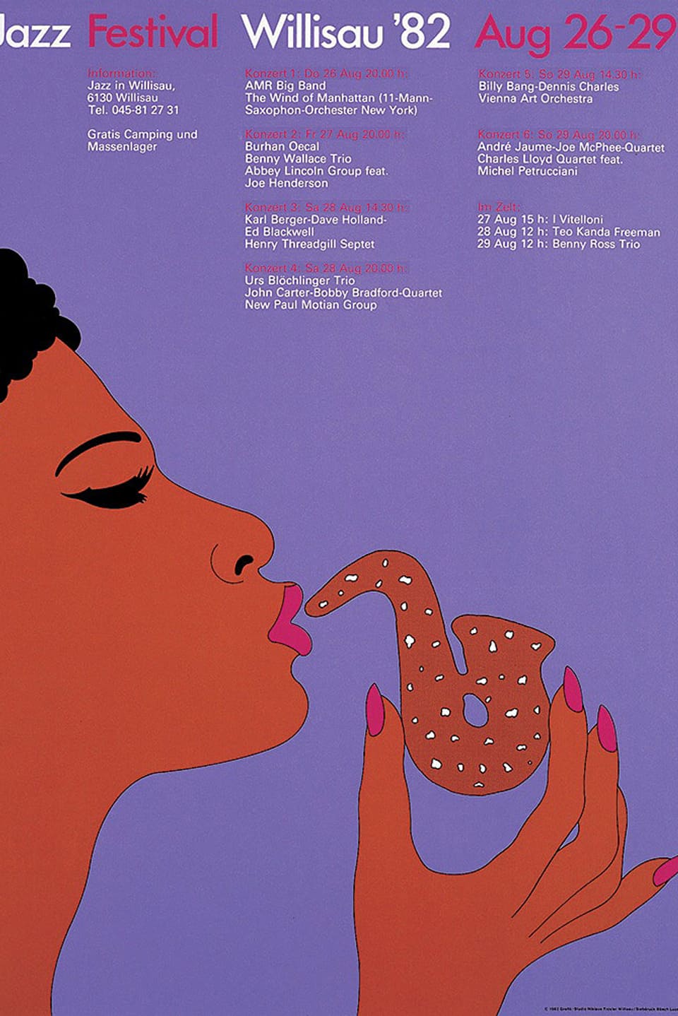 Auf dem Plakat von 1982 ist eine Frau zu sehen, die sich ein Gebäck in Form eines Saxophons vor den Mund hält.