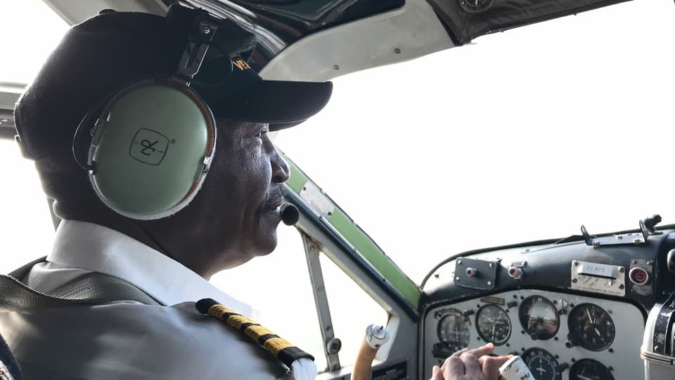 Pilot Leperes im Cockpit seiner Maschine.