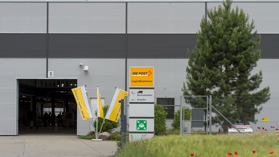 Eingang zum Post-Logistikzentrum in Oftringen