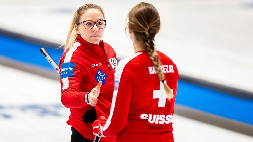 Schweizer Curlerinnen überzeugen an der EM weiter