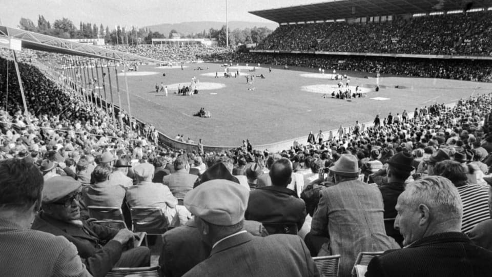 Bild vom alten St. Jakob-Stadion.