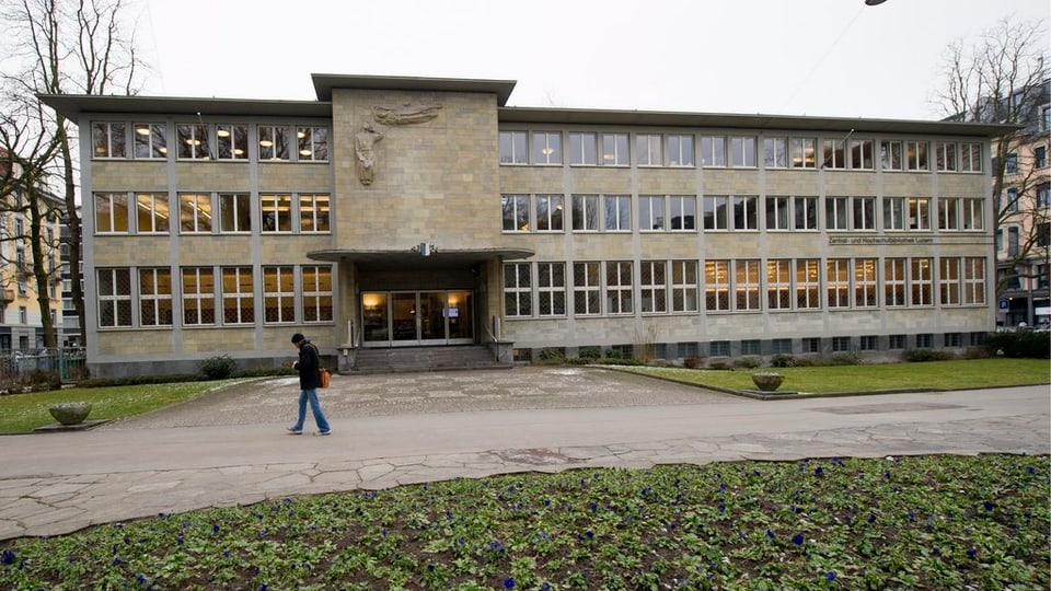 Zentral- und Hochschulbibliothek Luzern von aussen