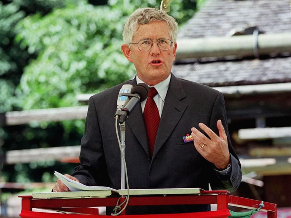 Arnold Koller während seiner Ansprache auf der Rütli-Wiese.