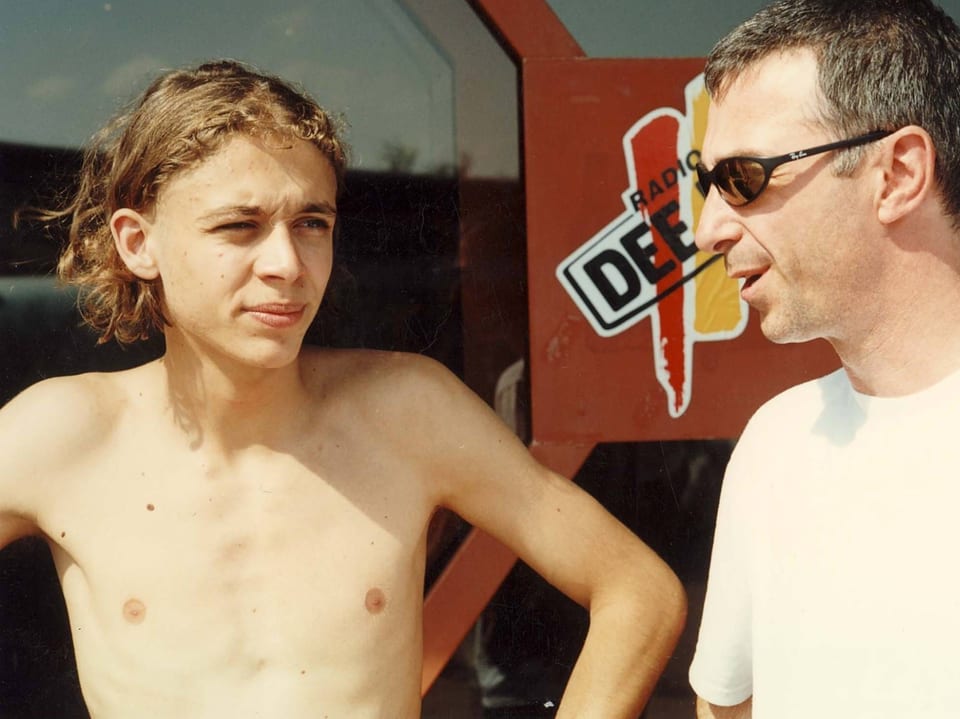 Valentino Rossi (links) im Alter von 18 Jahren.