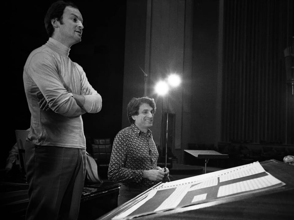 Der Komponist Iannis Xenakis mit Michel Tabachnik