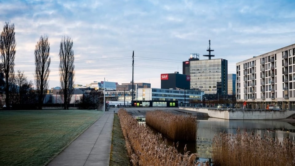 Studios und Hochhaus