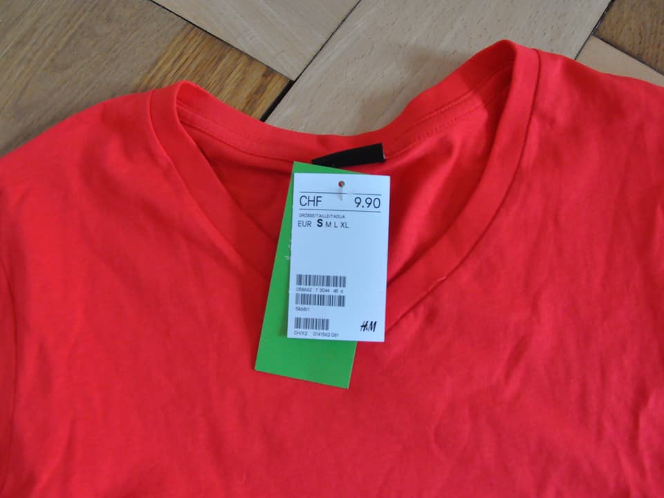 Ein T-Shirt von H&M kostet knapp 10 Franken.