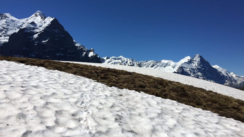 Bei einer Nullgradgrenze auf mehr als 4000 Metern begann der Schnee kräftig zu schmelzen.