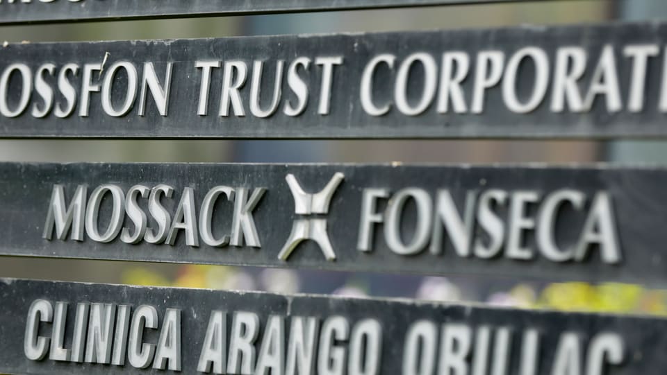 Schild mit Mossack Fonseca.