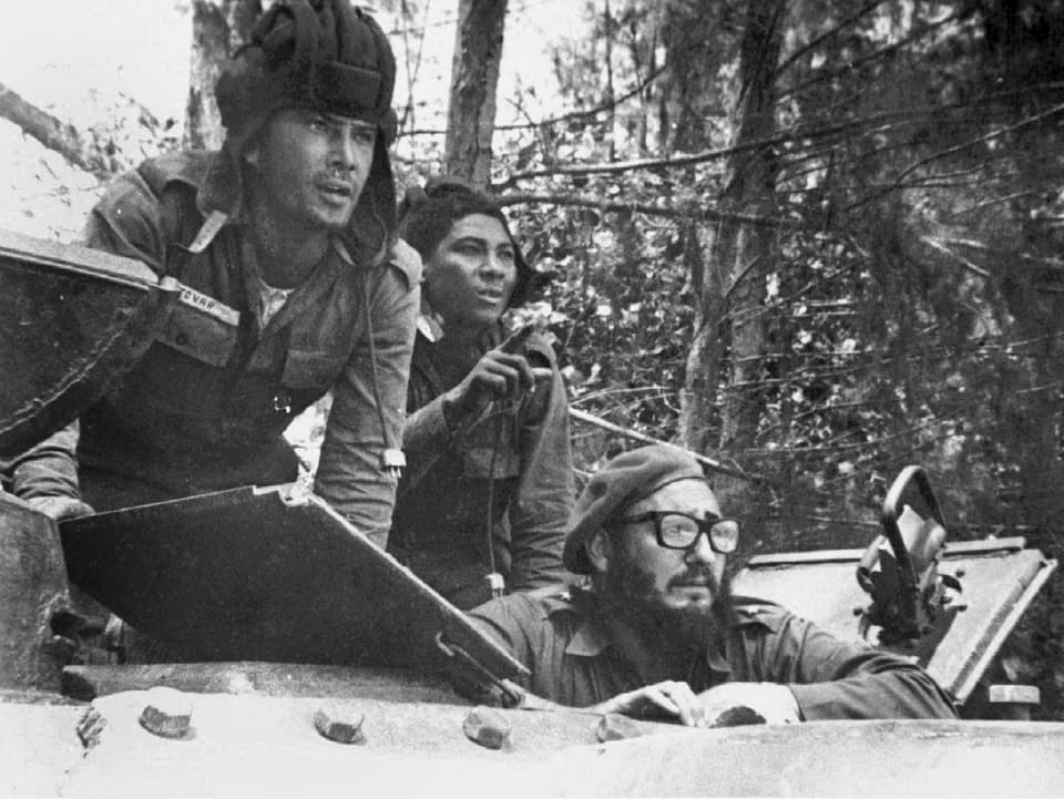 Castro in einem Panzer