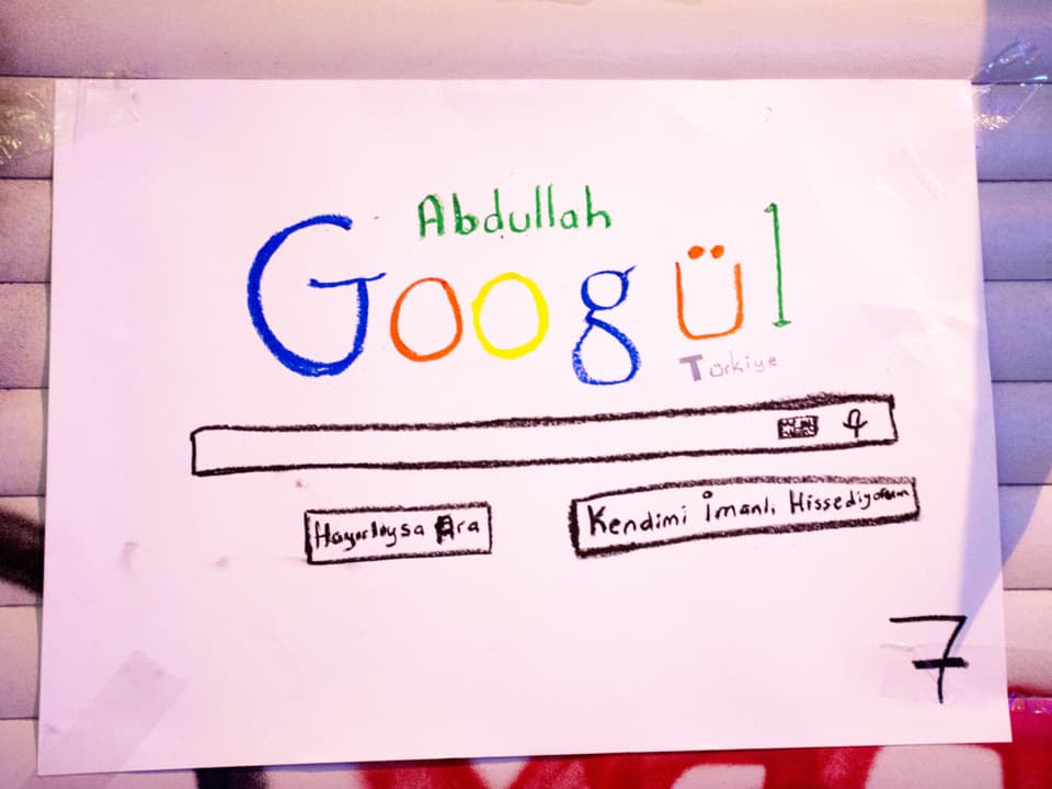 Aus Präsident Abdullah Gül wird «Googül»: Plakat an der Demonstration gegen das türkische Internetgesetz.