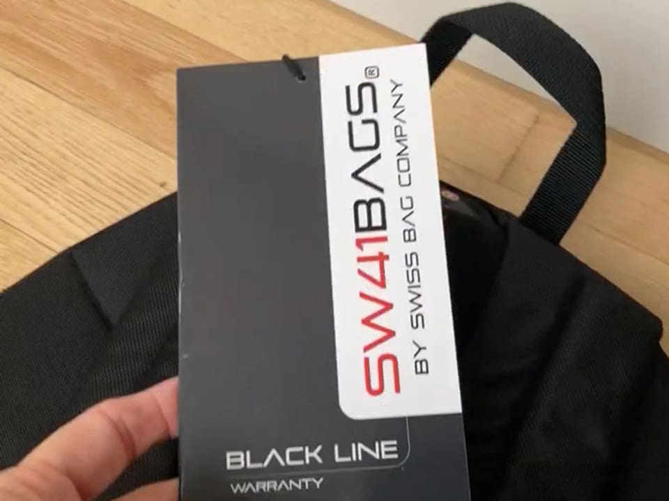Etikette mit Aufschrift «Swiss Bags»