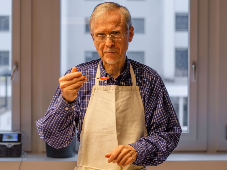 Auch er hat sich für die Kochschule für Anfänger angemeldet - René Matter aus Zürich