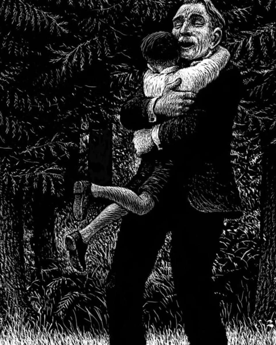 Schwarzweisse Comiczeichnung: Kleiner Junge umarmt seinen Grossvater im Wald