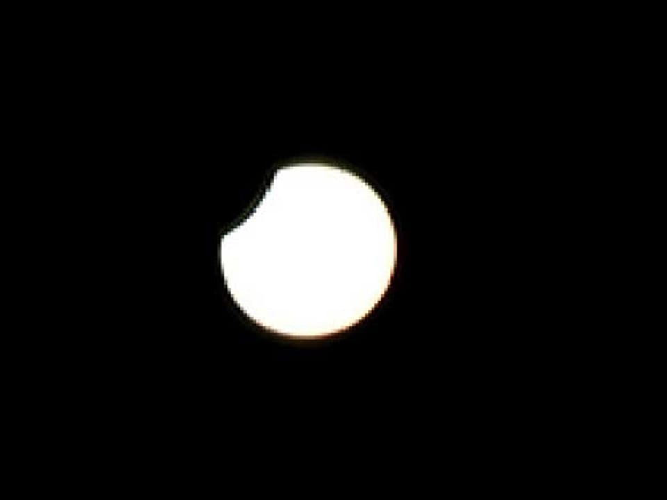 Mondschatten nur noch wenig links auf der Sonne sichtbar