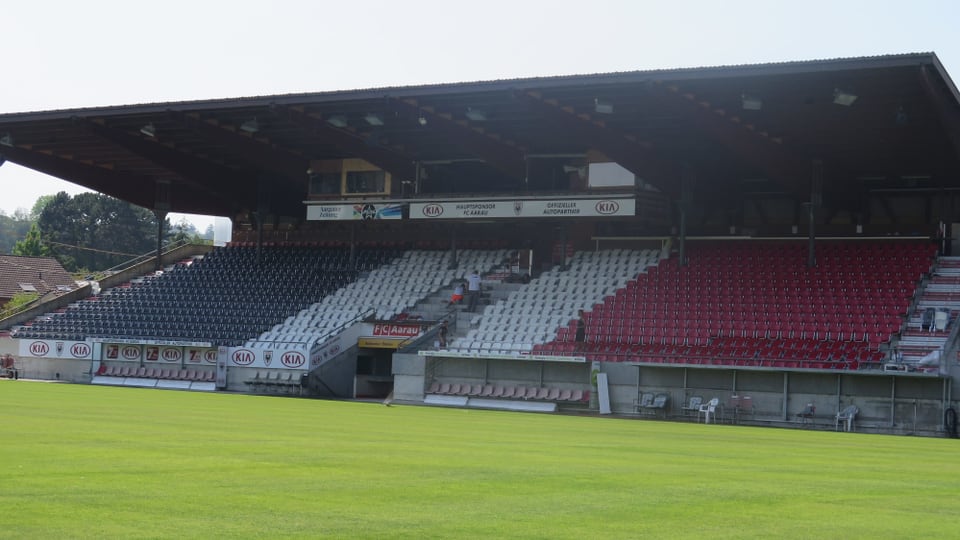 Eine Fussballtribüne